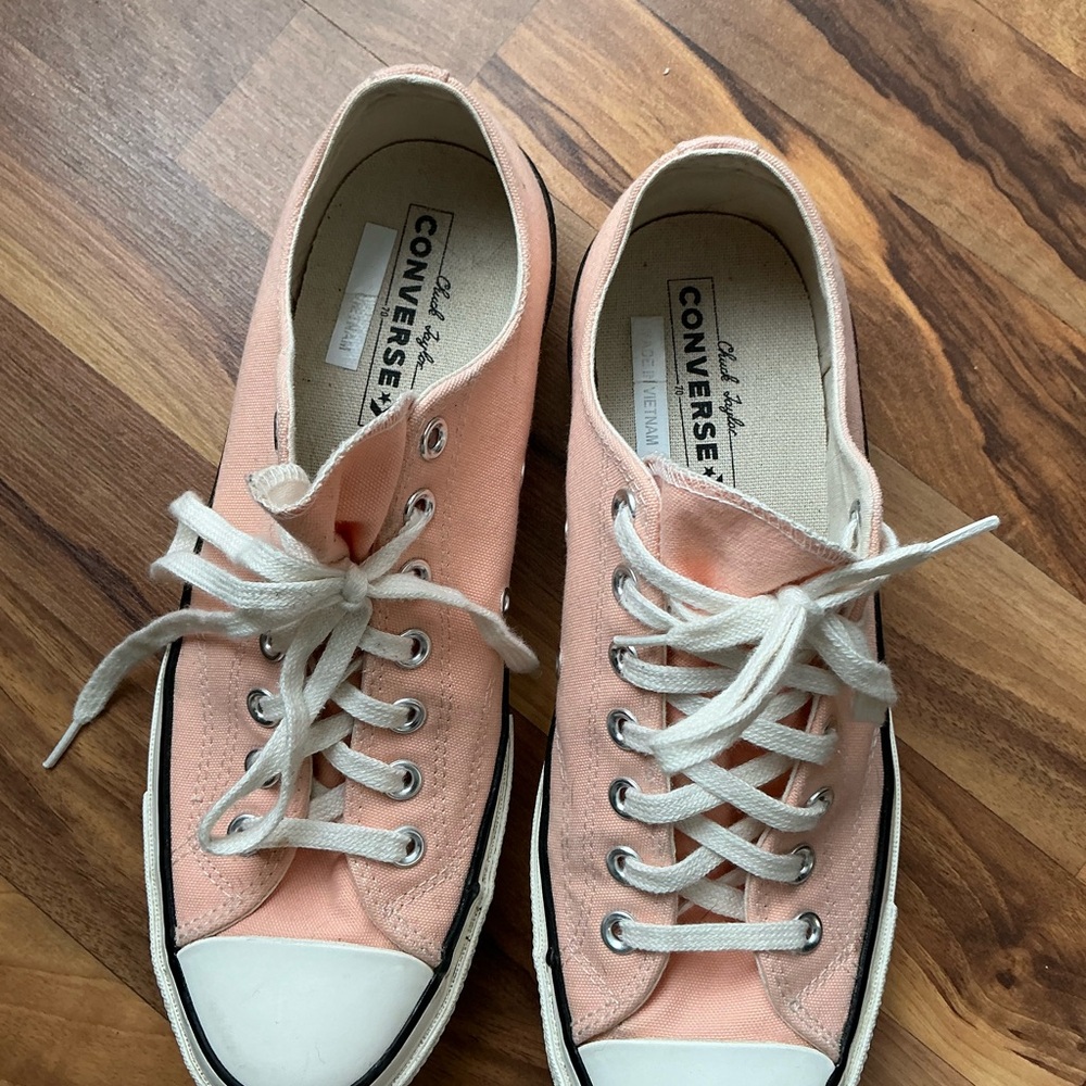 Converse Unisex Peach / coral Canvas Sneakers - Picture 3 of 7